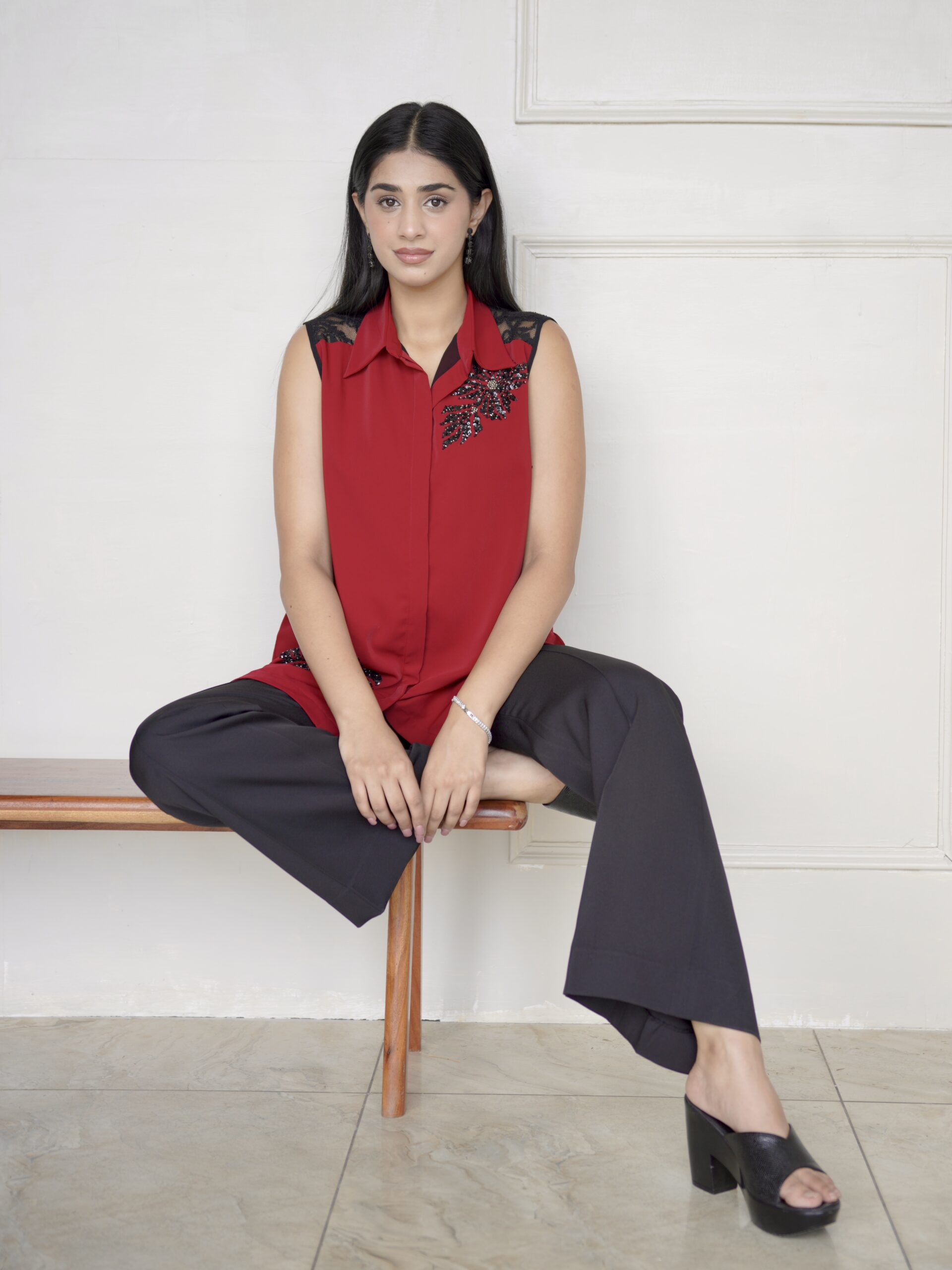RUBY NOIR SLEEVELESS - Image 3