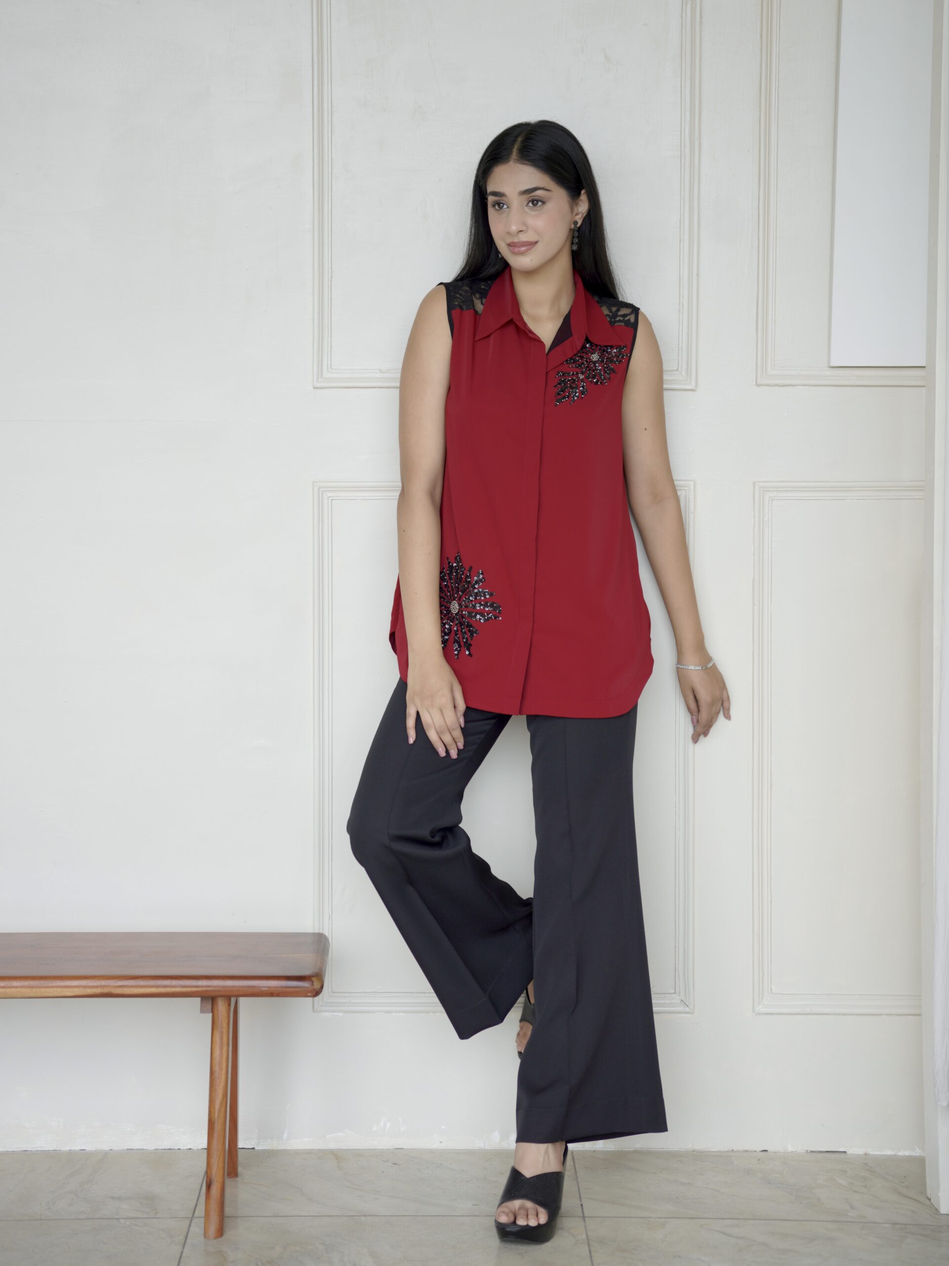 RUBY NOIR SLEEVELESS