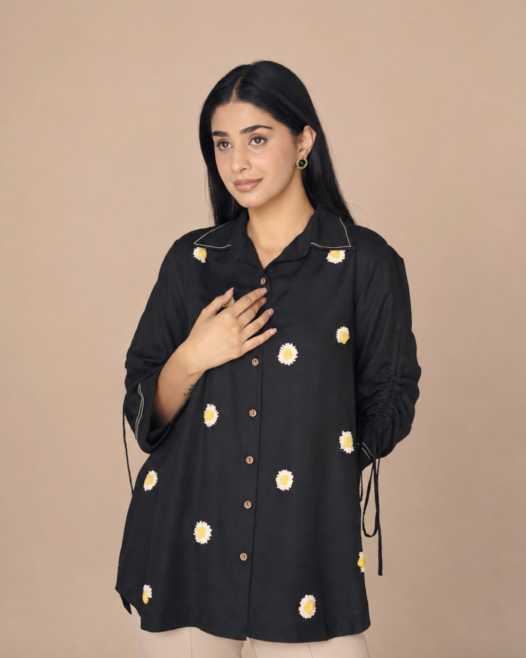 Daisy Drift Shirt-BLACK - Image 3