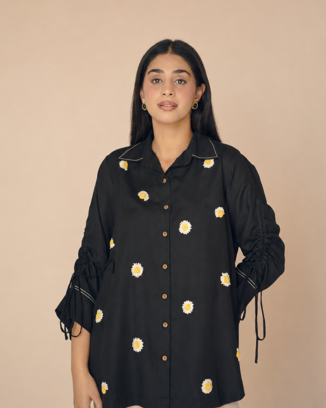 Daisy Drift Shirt-BLACK